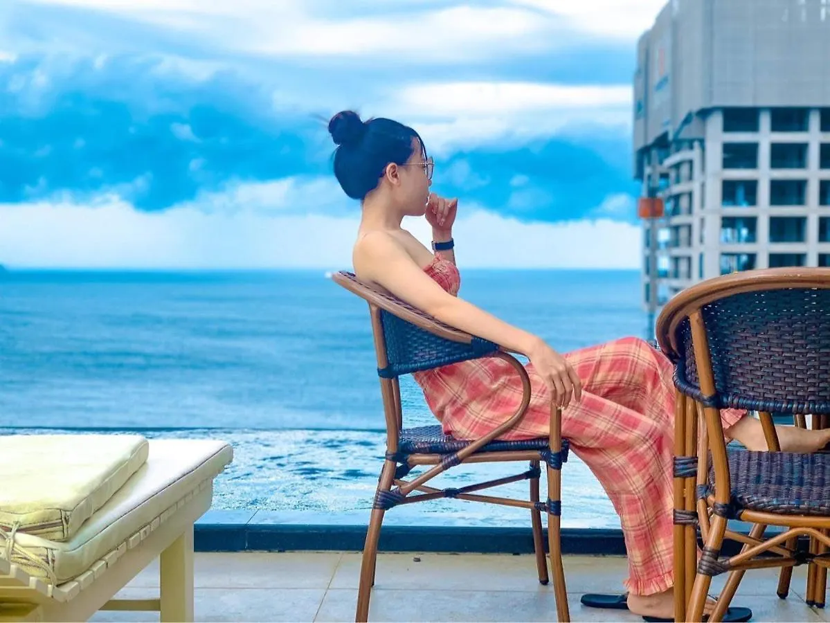Santa Luxury Hotel Da Nang