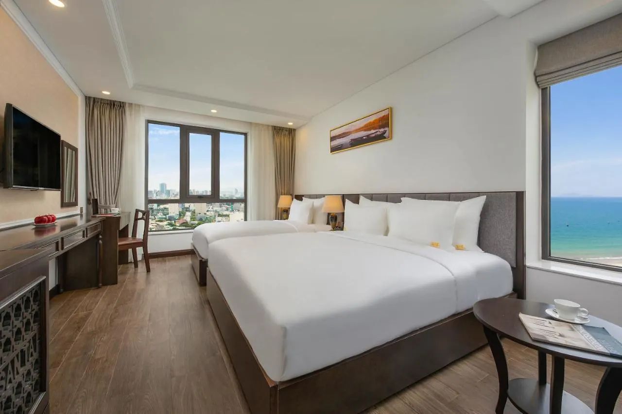 Santa Luxury Hotel Da Nang 4*,